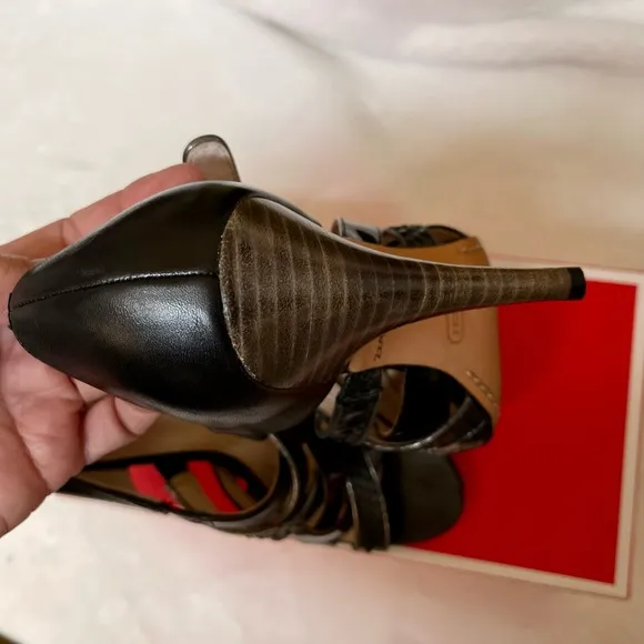 “Coach” 💯% Authentic Evie Strappy High Heels