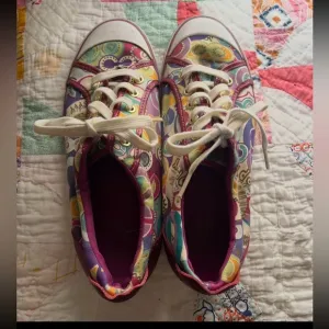 COACH Barrett sneakers. Super pretty and cute!! Size 10 B