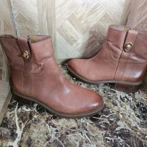 Coach Women's Georgetta fashion leather brown hot seller ankle boots size 9.