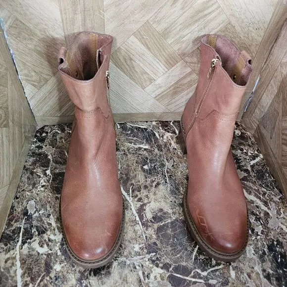 Coach Women's Georgetta fashion leather brown hot seller ankle boots size 9.