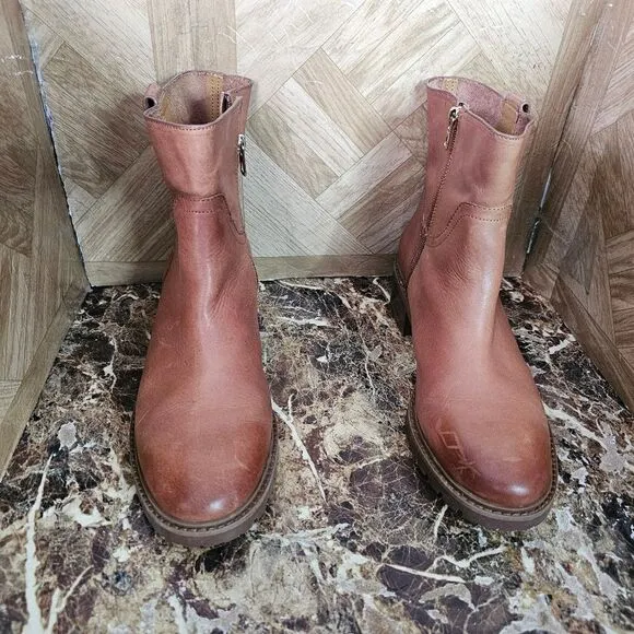 Coach Women's Georgetta fashion leather brown hot seller ankle boots size 9.