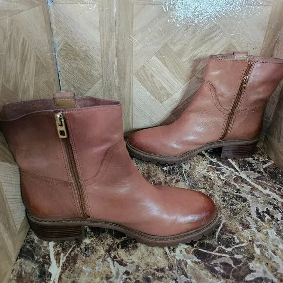Coach Women's Georgetta fashion leather brown hot seller ankle boots size 9.