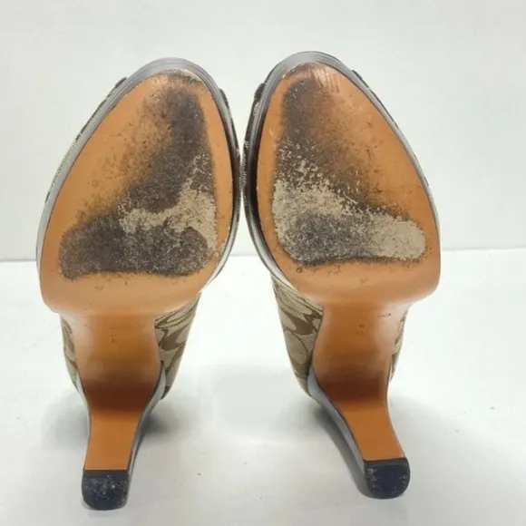 Coach Women's Tan Peep Toe Block Heels Signature Leather Trim. Excellent US 8