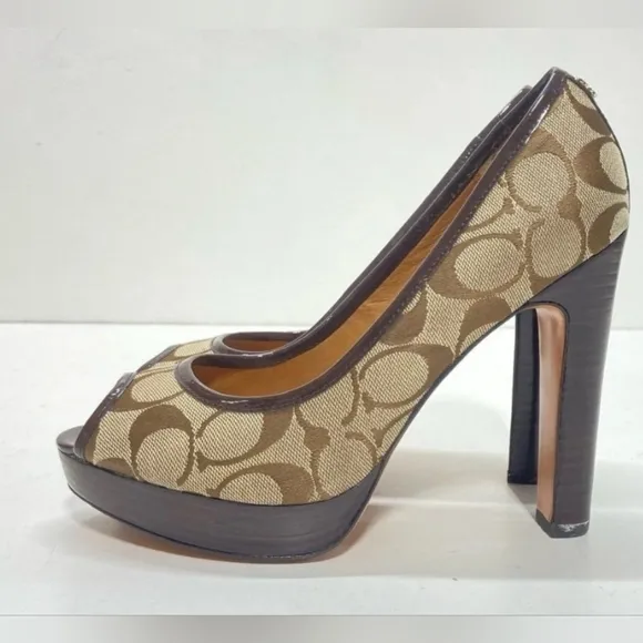 Coach Women's Tan Peep Toe Block Heels Signature Leather Trim. Excellent US 8