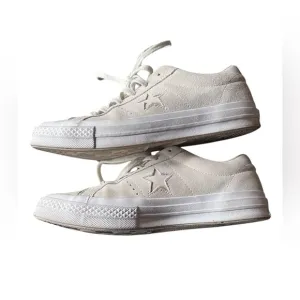 Converse All Stars, leather low top tennis shoe, size womens 9, mens 7, cream