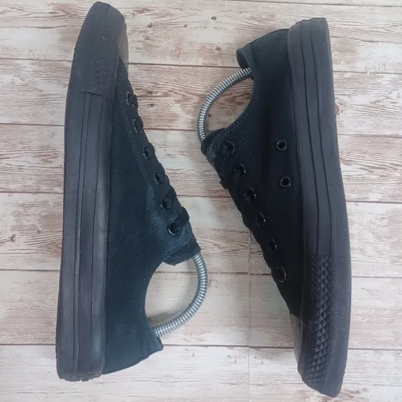 Converse All Stars Low Top Solid All Black Sneakers Canvas Shoes Boys Size 7