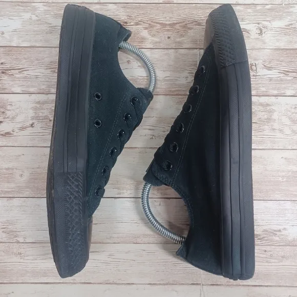 Converse All Stars Low Top Solid All Black Sneakers Canvas Shoes Boys Size 7