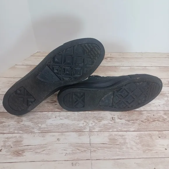 Converse All Stars Low Top Solid All Black Sneakers Canvas Shoes Boys Size 7