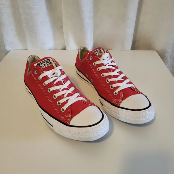 Converse Chuck Taylor All Star Low Top, Unisex Sneakers, Shoes Size 12, Red
