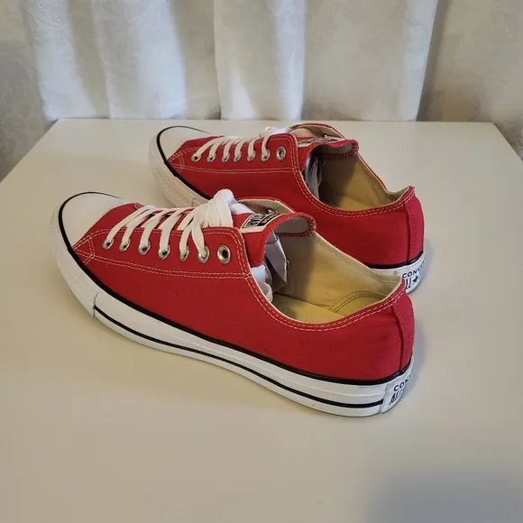 Converse Chuck Taylor All Star Low Top, Unisex Sneakers, Shoes Size 12, Red