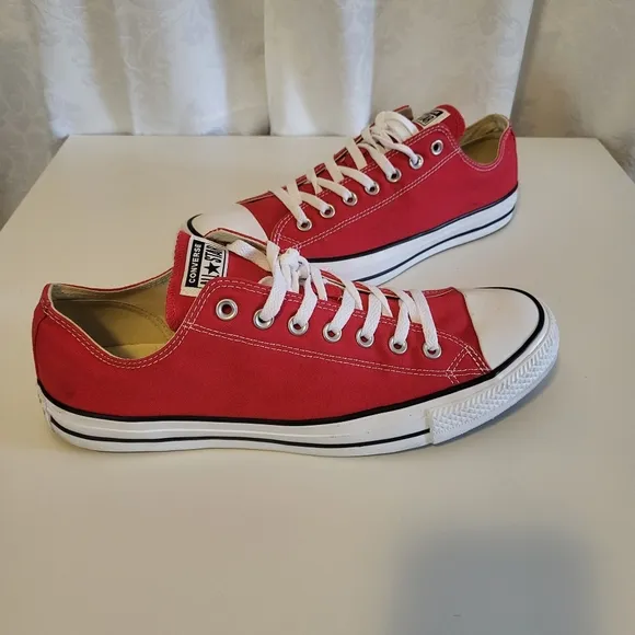 Converse Chuck Taylor All Star Low Top, Unisex Sneakers, Shoes Size 12, Red