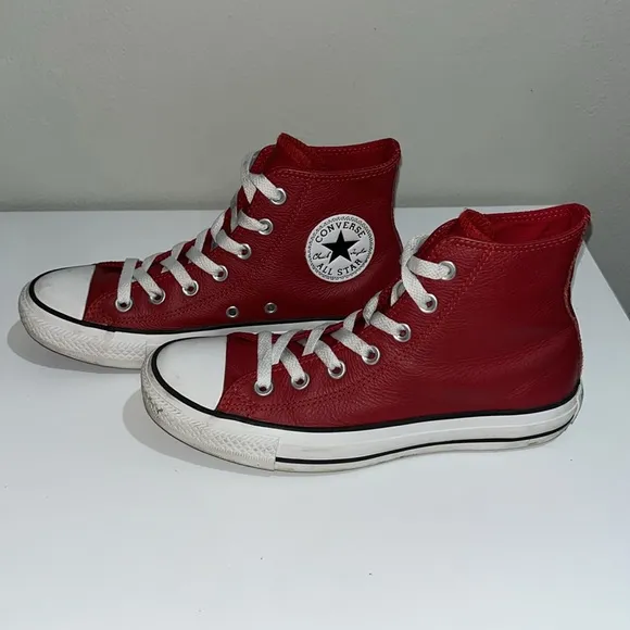 Converse Red Leather Chuck Taylor High Top Sneakers Men’s Sz 5 (Women’s Sz 7)