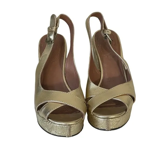 Corso Como Gold Metallic Floral Tooled Leather Wedge Slingback Heel Sandal 6.5 M