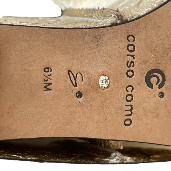 Corso Como Gold Metallic Floral Tooled Leather Wedge Slingback Heel Sandal 6.5 M