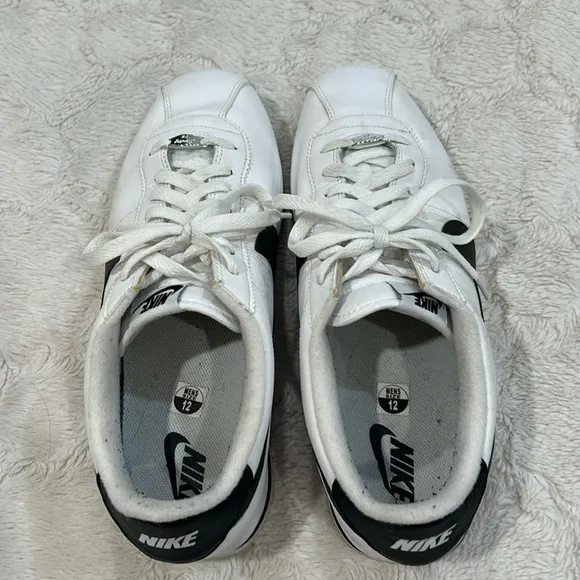 Cortez ‘72 White w/Black Swoosh Nike Shoes