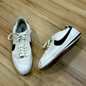Cortez ‘72 White w/Black Swoosh Nike Shoes