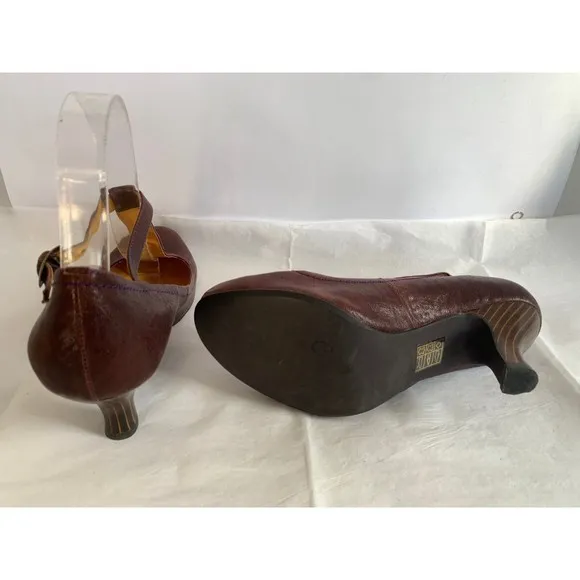 Crown Vintage Brown Purple T Strap Round Toe Pump Striped Heel - Size 8 Retro