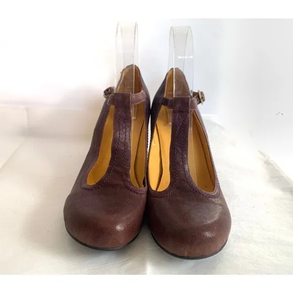 Crown Vintage Brown Purple T Strap Round Toe Pump Striped Heel - Size 8 Retro