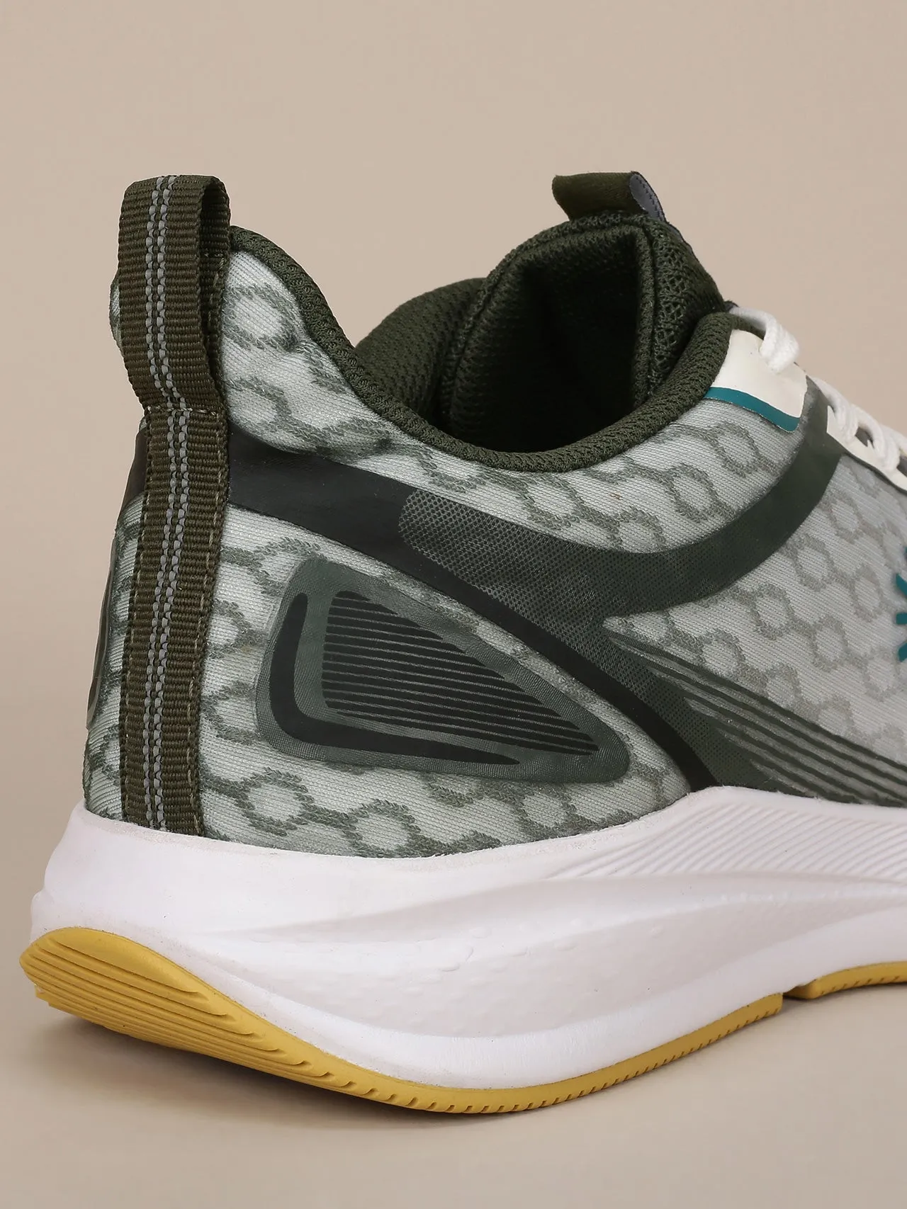 cult Men's AeroStride Running Shoes - White/Olive