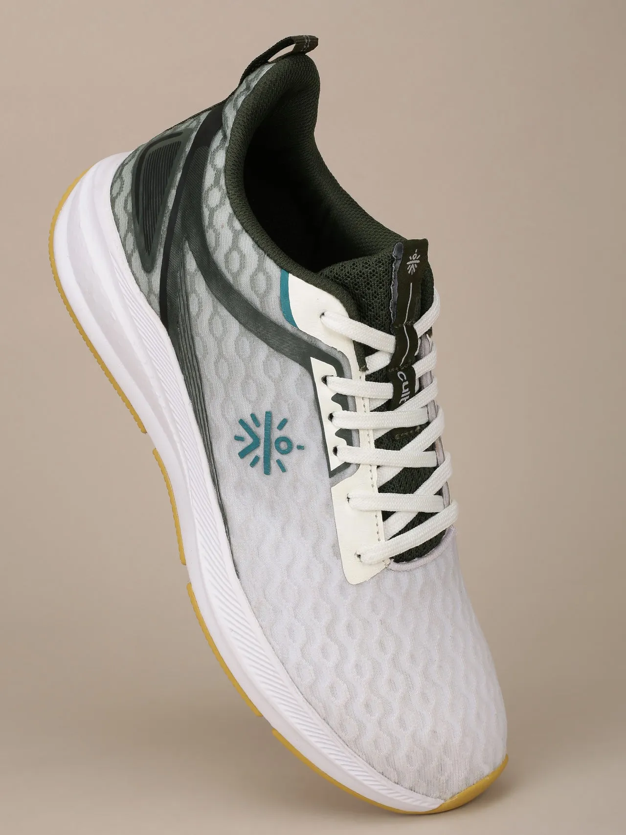 cult Men's AeroStride Running Shoes - White/Olive