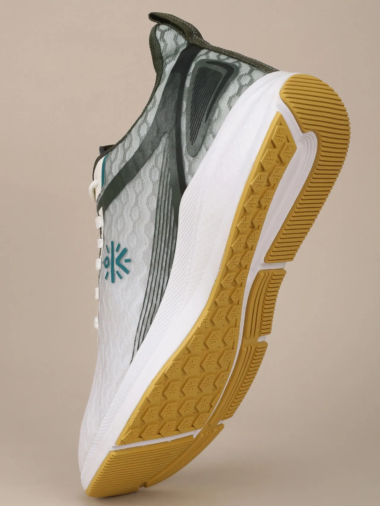 cult Men's AeroStride Running Shoes - White/Olive