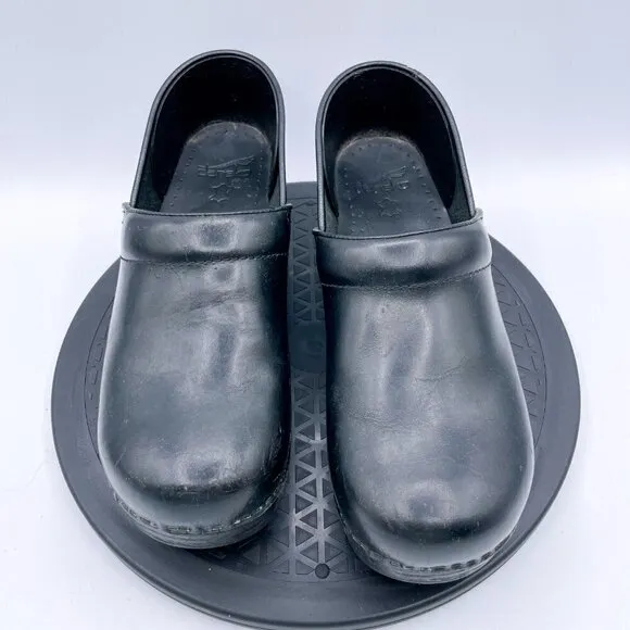 Dansko clogs black Womens size 41 or US 10.5 - 11