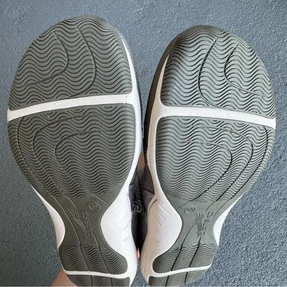 Dansko Mary Jane Shoes Heaven Metallic Taupe Sz 8.5-9 (EU 39)