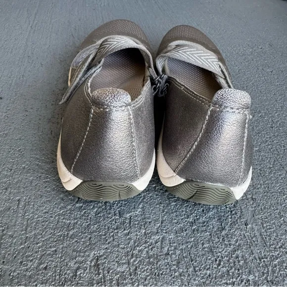 Dansko Mary Jane Shoes Heaven Metallic Taupe Sz 8.5-9 (EU 39)