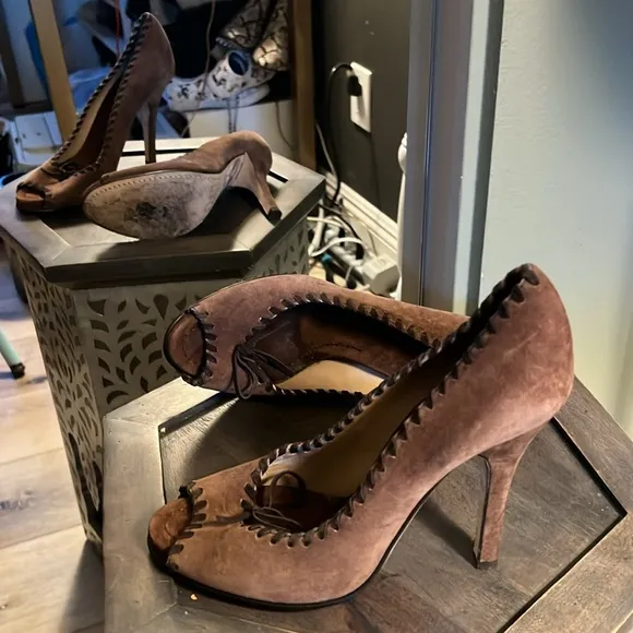 Dolce &amp; Gabbana, size 39, Elegant Brown Suede Women's Heels