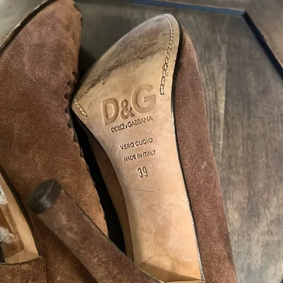 Dolce &amp; Gabbana, size 39, Elegant Brown Suede Women's Heels