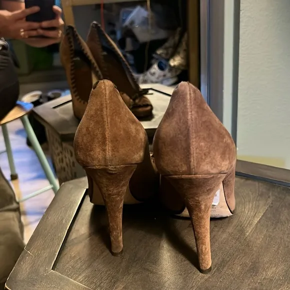 Dolce &amp; Gabbana, size 39, Elegant Brown Suede Women's Heels