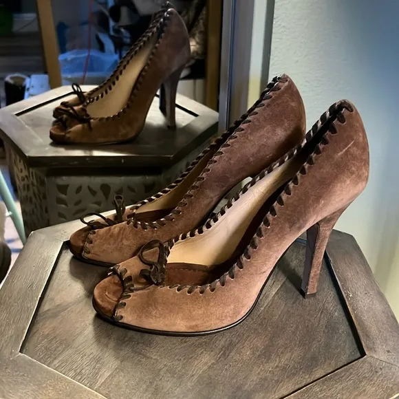 Dolce &amp; Gabbana, size 39, Elegant Brown Suede Women's Heels