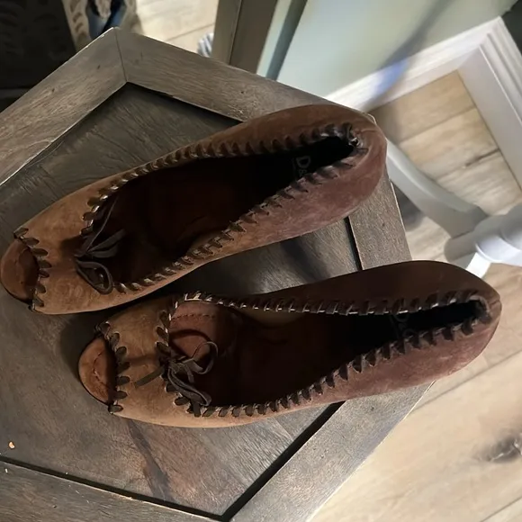 Dolce &amp; Gabbana, size 39, Elegant Brown Suede Women's Heels