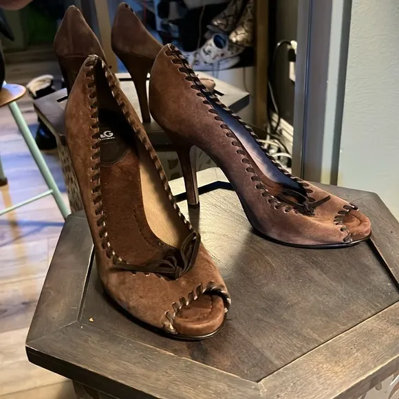 Dolce &amp; Gabbana, size 39, Elegant Brown Suede Women's Heels