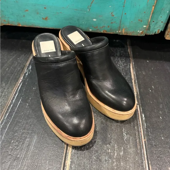 DOLCE VIDA black clogs! Like NEW- worn just a few times🤩EXCELLENT CONDITION 🤩