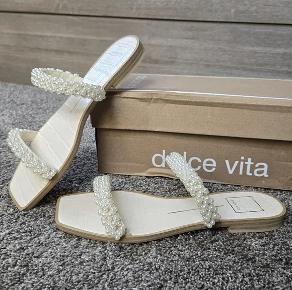 Dolce Vita Ivee Sandals NEW size 6.5 pearl detailing