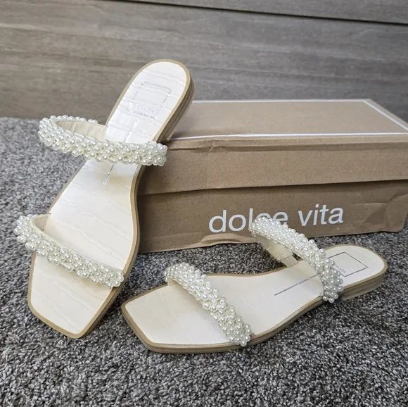 Dolce Vita Ivee Sandals NEW size 6.5 pearl detailing