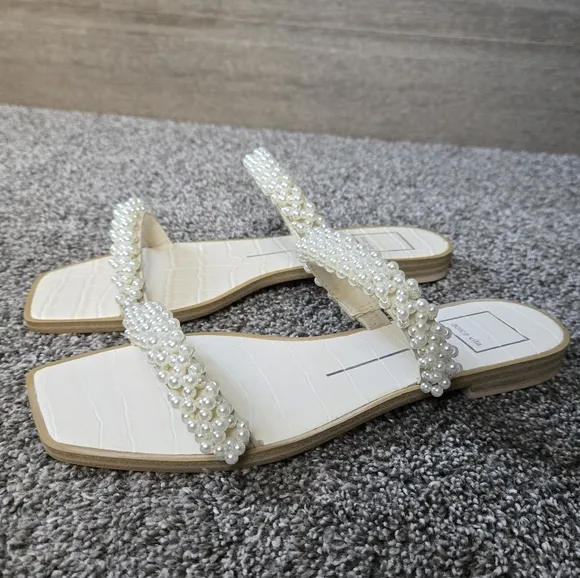 Dolce Vita Ivee Sandals NEW size 6.5 pearl detailing