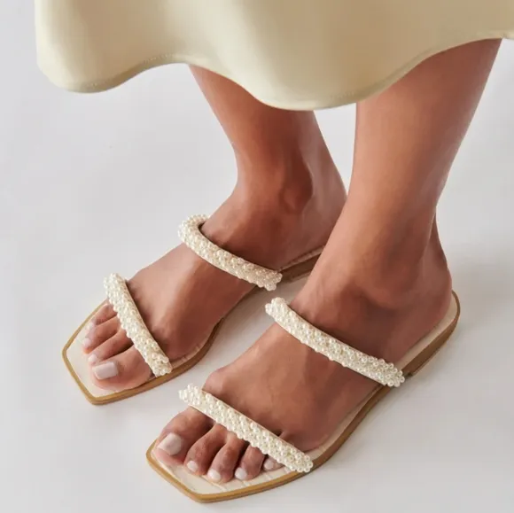 Dolce Vita Ivee Sandals NEW size 6.5 pearl detailing