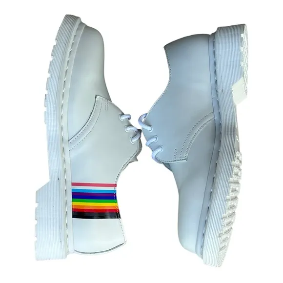 Dr Martens 27522 White Smooth Leather‎ Pride Oxford Shoes LA004 SZ 6 Mens/ 7 Wom