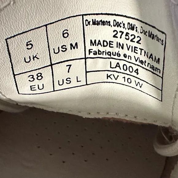 Dr Martens 27522 White Smooth Leather‎ Pride Oxford Shoes LA004 SZ 6 Mens/ 7 Wom