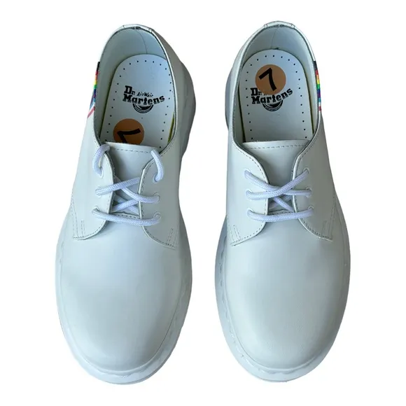 Dr Martens 27522 White Smooth Leather‎ Pride Oxford Shoes LA004 SZ 6 Mens/ 7 Wom