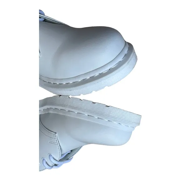 Dr Martens 27522 White Smooth Leather‎ Pride Oxford Shoes LA004 SZ 6 Mens/ 7 Wom