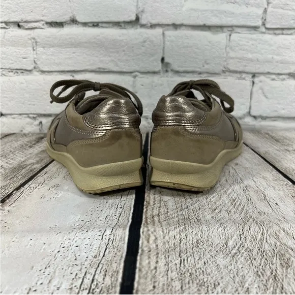 ECCO Women's Mobile III Premium Lace Up Leather Sz 6.5