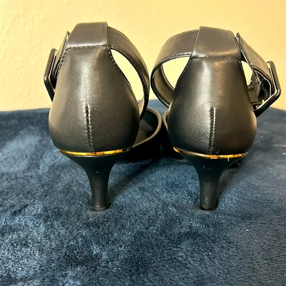 Elegant Black Anne Klein Women's  Heels