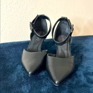 Elegant Black Anne Klein Women's  Heels