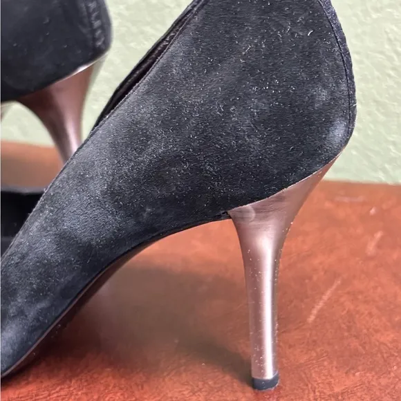 Elegant Black Burberry Women's Shoes