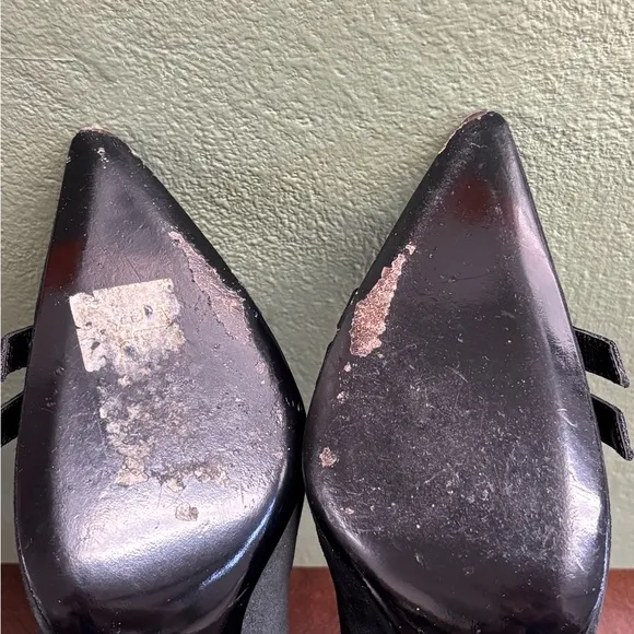 Elegant Black Burberry Women's Shoes