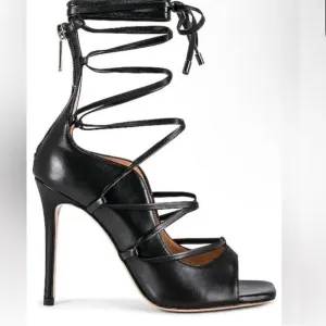 Elegant Blk Strappy Heels. Italian leather. Refer to pic 4 EU in US sizing. 10