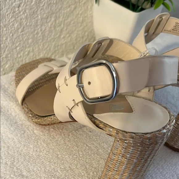 Elegant Cream Strappy Heels ANTONIO MELANI